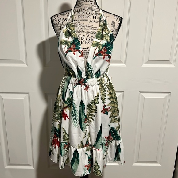 Vacation Dress - Picture 1 of 2